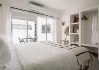 Casa Paloma by the sea Hotels in 