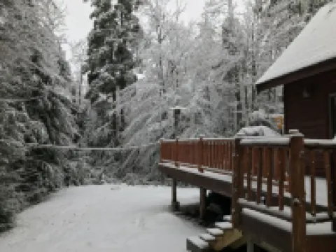 Great Adirondacks  retreat with five bedroomsHot tub,pool table.large open space