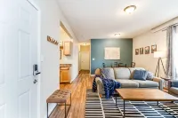 Beautiful 2-Bedroom Park View