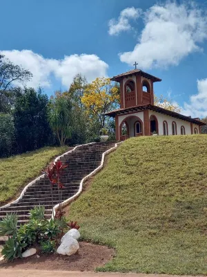 Spectacular site - 10 suites - Shallow-edge pool, ballroom and lake Hotels in Cabreúva