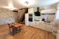 Burgundian loft at the foot of the Seine springs Hotels in Cete-d'Or