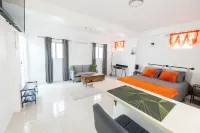 Hilltop View: Convenient & Peaceful Studio Haven Hotels in 