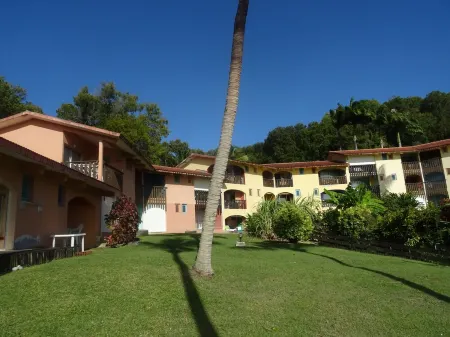 HOLY ANNE - ANSE CARITAN / STUDIO 23m2 with terrace in the DRC, 1 to 4 persons