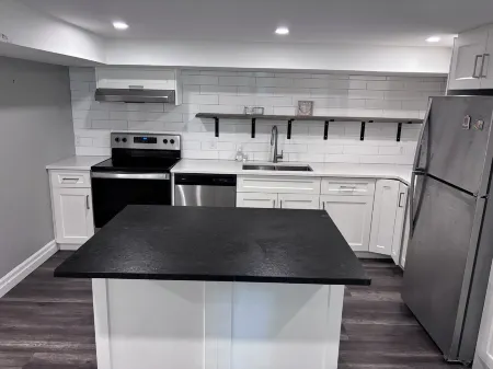 Specious 3 bedroom house near all amenities +  WiFi, modern kitchen, and clean