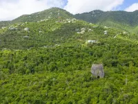 Banana Sweet Top! 2 Bedroom!!  Hot Tub and Tesla Back up Power! Hotels in Coral Bay