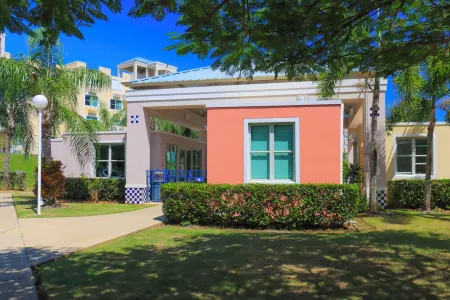 The Escape House - condo in Ceiba