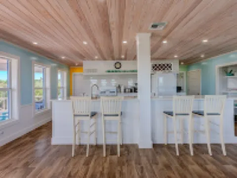 Blue Tang - Newly Renovated Bahamian Villa, minutes to the ocean! Hotels in Elbow Cay
