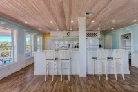 Blue Tang - Newly Renovated Bahamian Villa, minutes to the ocean! Hotels in Elbow Cay