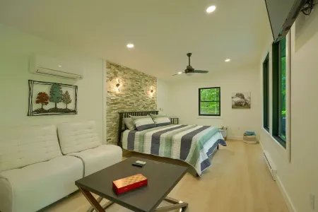 Honeymoon Hollow Cabin ~ Modern Meets Nature