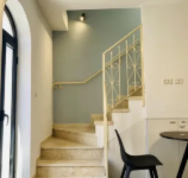 Charming Kosher Duplex with Balcony, City Center, Next to Machane Yehuda Market!