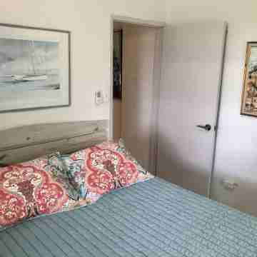 LimeTree Studio, Pelican Key. Cozy retreat in excellent location! Rooms