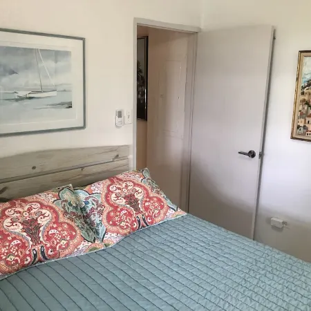 LimeTree Studio, Pelican Key. Cozy retreat in excellent location!