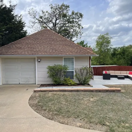 Wolf Trail Suite next to scenic 18 hole Golf course. Fort Smith AR close by.