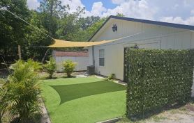 Restful Get -A - Away. 10 min from the beach!!