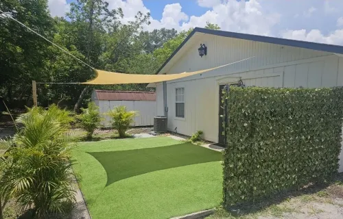 Restful Get -A - Away. 10 min from the beach!!