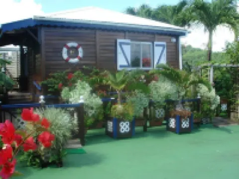 Charming Bungalow with Swimming Pool, All Comfort. Classified  by Atout France. Hotels in 