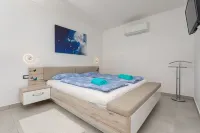 Villa Jelena | 4-Star Villa with Heated Pool, Privacy & Barbecue House - WiFi