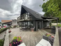 Beautiful rental with amazing views on Donnell Lake’s North Shore, - WiFi