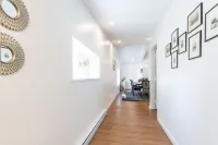 Spacious Family Home central to Squamish Hotels in Squamish