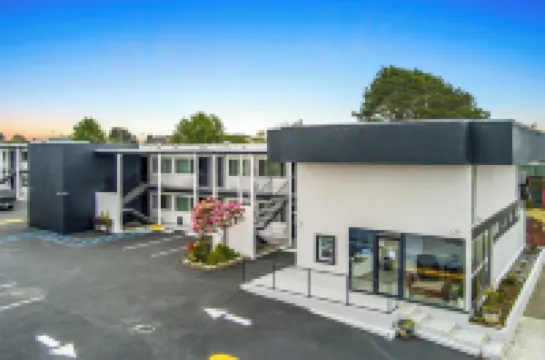 ザ スヌーズ イン