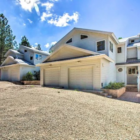 Vibrant Escape < Half Mi to Angel Fire Resort
