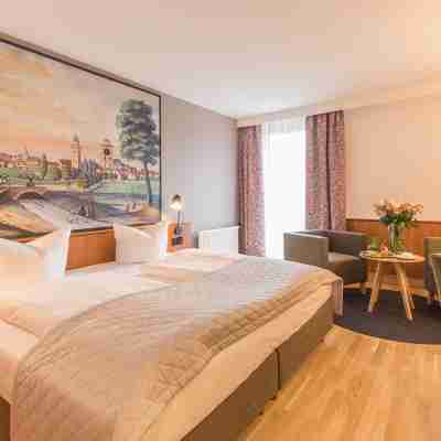 Hotel Bayerischer Hof Rooms