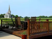 Lake Avenue House Hotels in Cavan