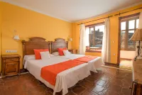 Hospederia del Zenete Hotels near Once Upon A Time In The West Statiin