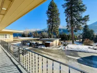 Villa Motel - Mountain view