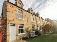 Fairholme Hotels near Runswick Bay