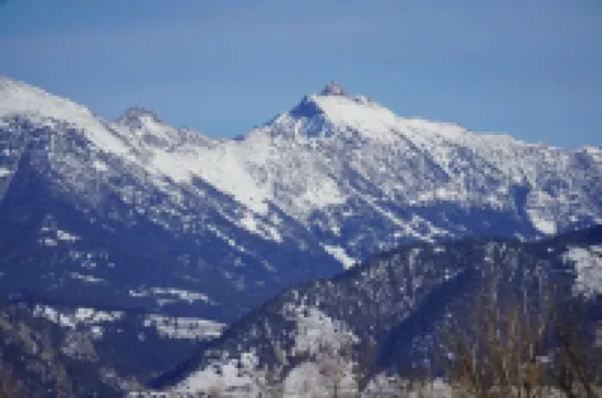 Red Bear Inn Hotels in Ennis