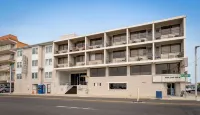 Oceanic Hotel