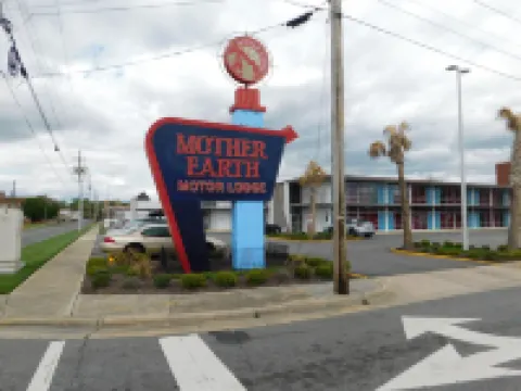 Mother Earth Motor Lodge Hotels in Kinston