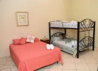 Uyuca Vista Family Villa - parking