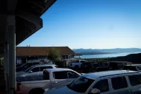 Yosemite Gateway Motel - parking