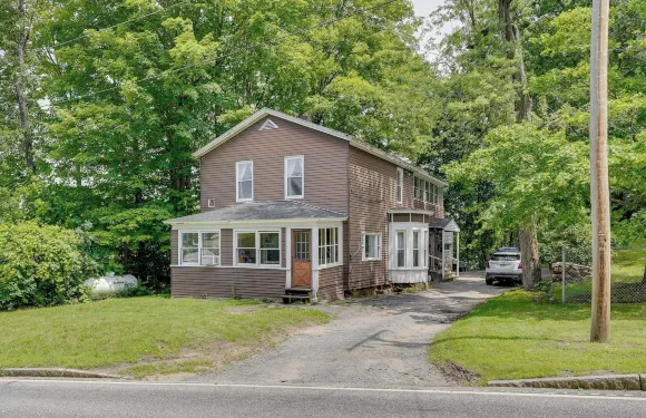 帶露天草坪的户外綠洲位於克萊蒙特