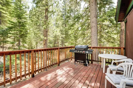 1 Mi to Heavenly Resort Cozy Home with Deck!