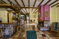 Tierra de la Reina Hotels in Boca de Huergano