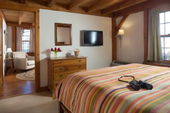 Seven Sea Street Inn