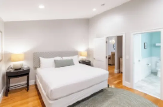 The Newport Lofts - 359 Thames Street Hotels in 