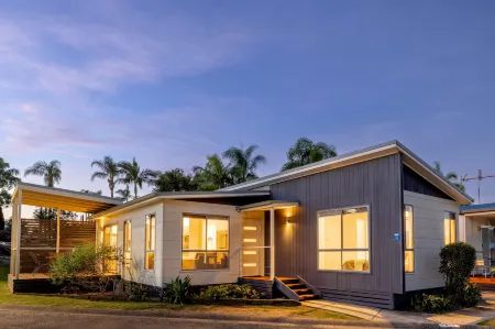 Big4 Karuah Jetty Holiday Park Отели в г. Хокс Нест