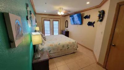 Cozy 2 Bedroom Big Pool 75 Yards to Beach 2 Bedroom Home by RedAwning فنادق في جزيرة ساوت بادري