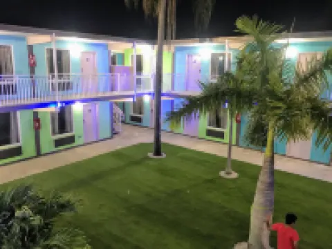 Tropical Inn & Suites, Downtown Clearwater