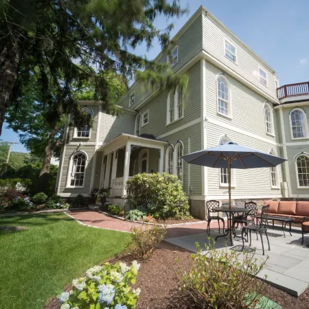 Serenity Inn Newport
