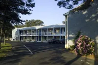 Southfleet Motor Inn Hotels near Wellfleet Drive-In