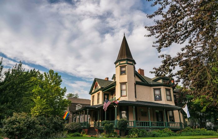 Hummingbird Inn