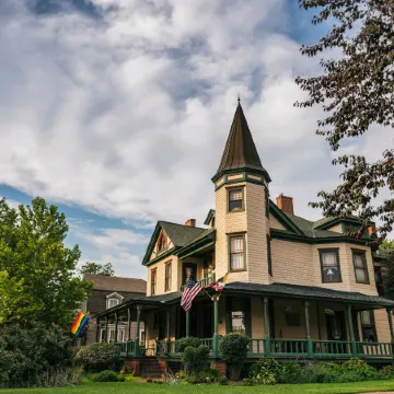 Hummingbird Inn