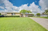 Heated Pool & 4-in-1 Grill: Spring Hill Haven! - chambre d’hôtes