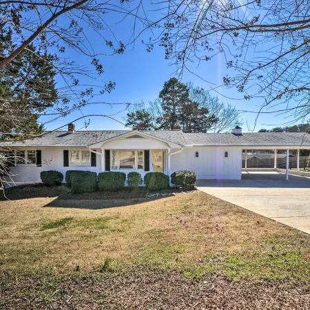 Stunning Seneca Home w/ Lake Keowee Access!