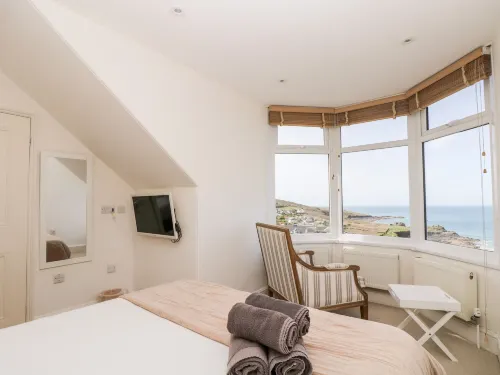 Porthmeor Beach House - 5-Star